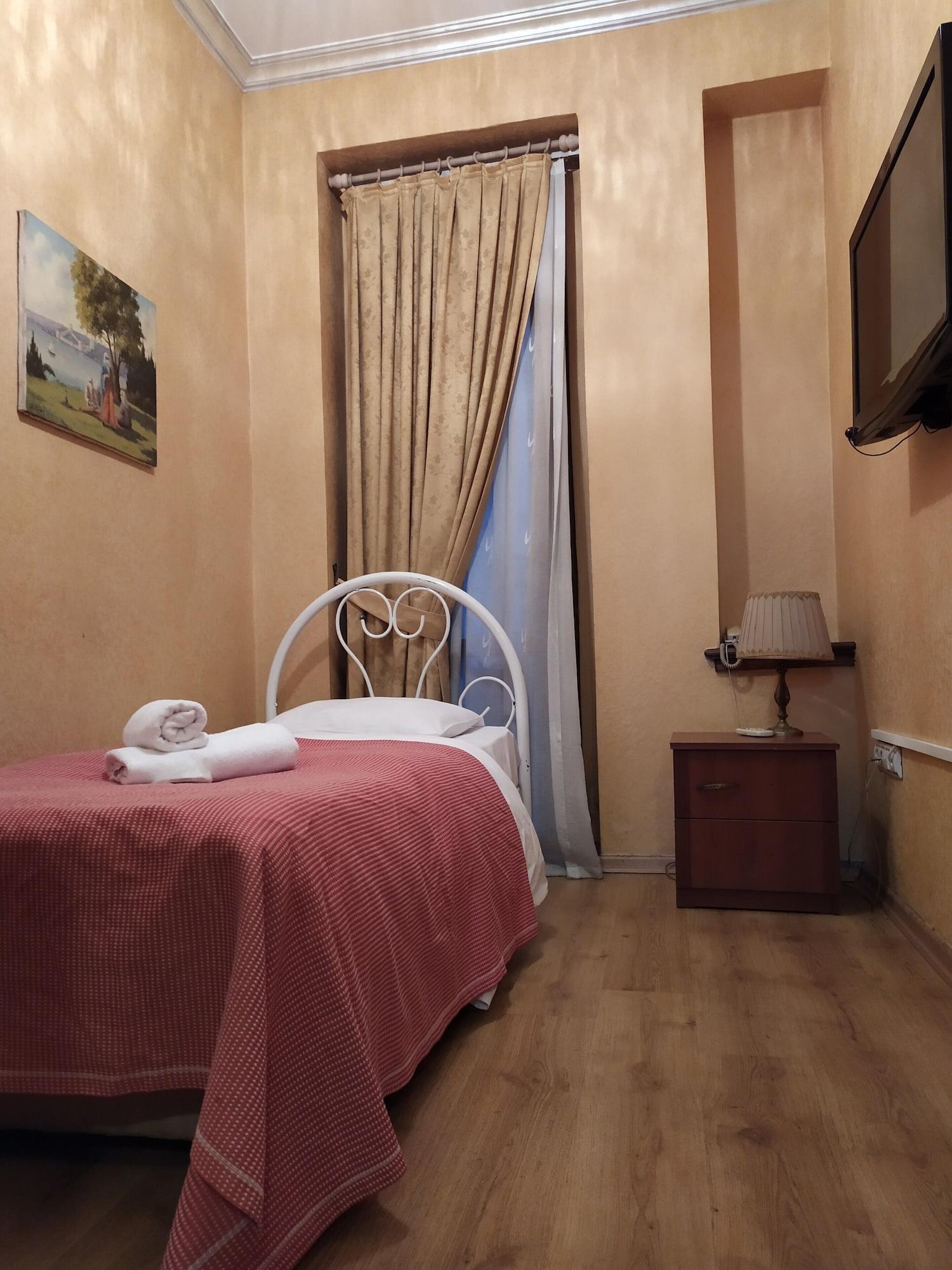 Istanbul Irish Hotel Bagian luar foto
