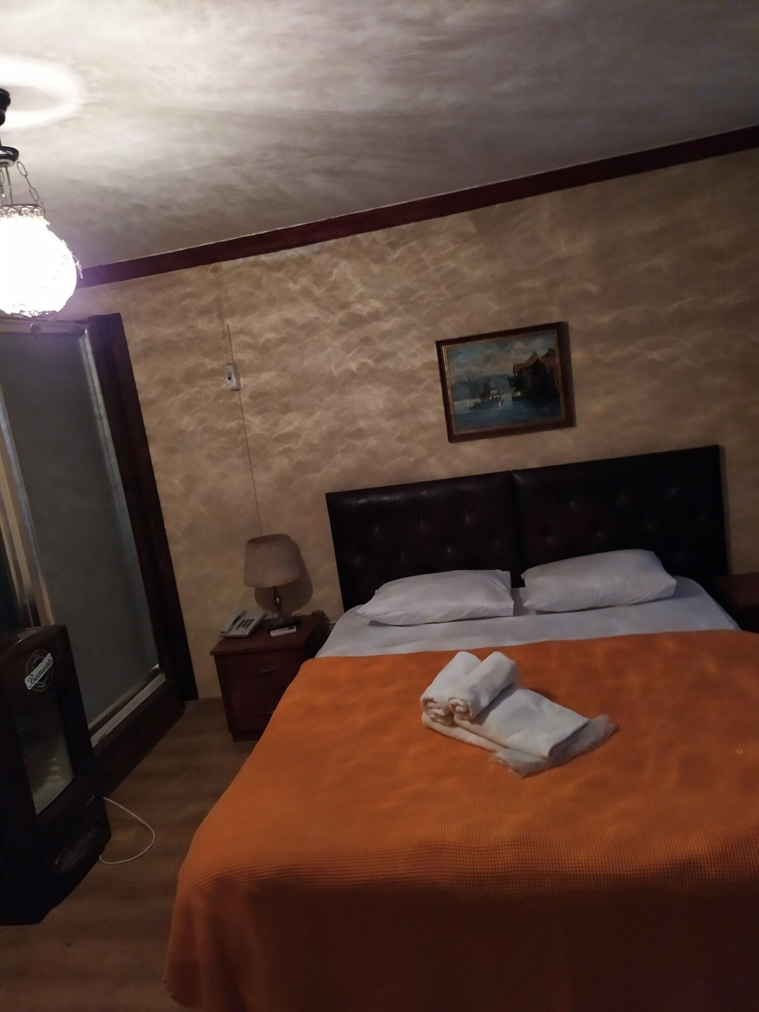 Istanbul Irish Hotel Bagian luar foto