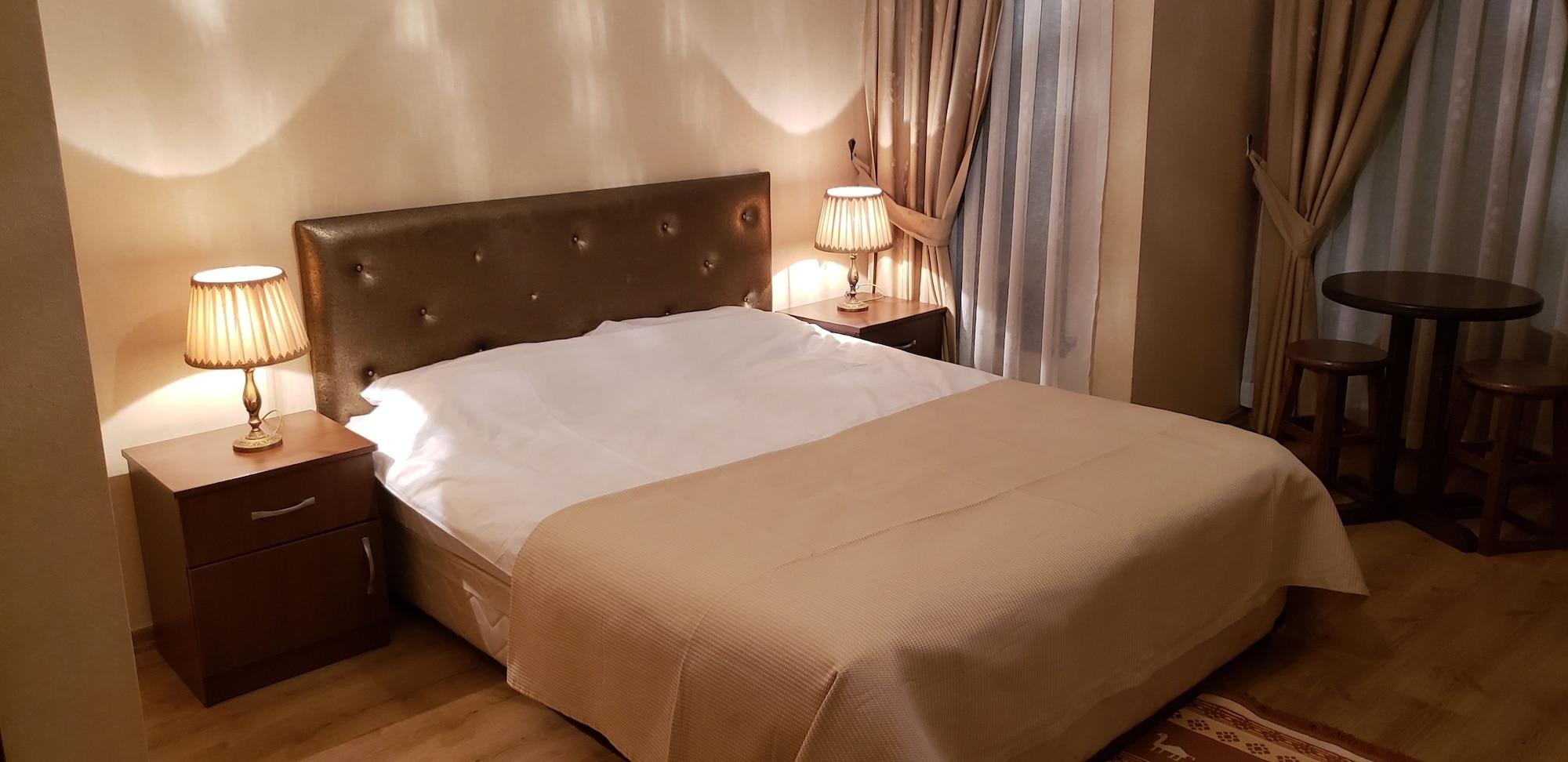 Istanbul Irish Hotel Bagian luar foto