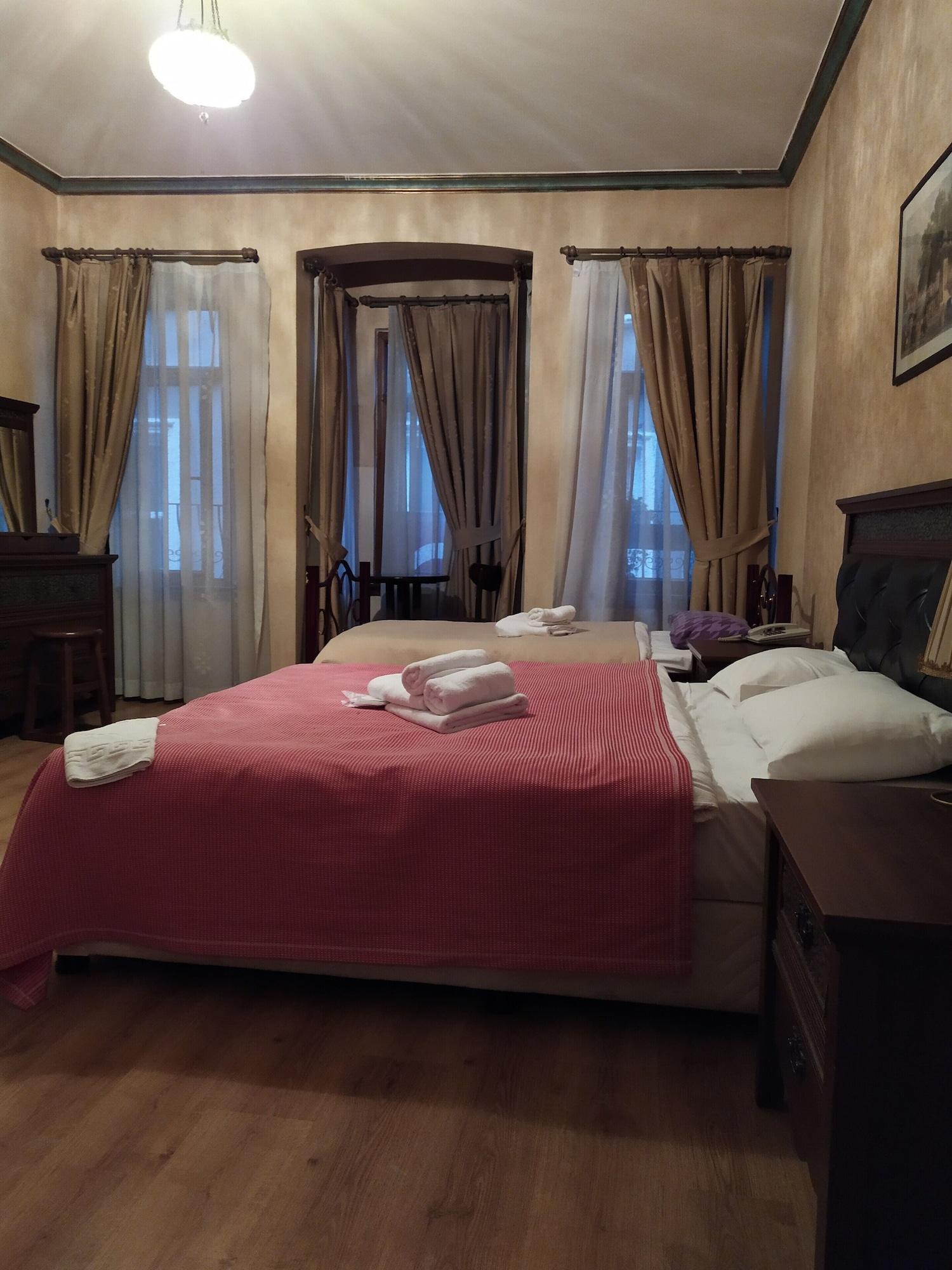Istanbul Irish Hotel Bagian luar foto