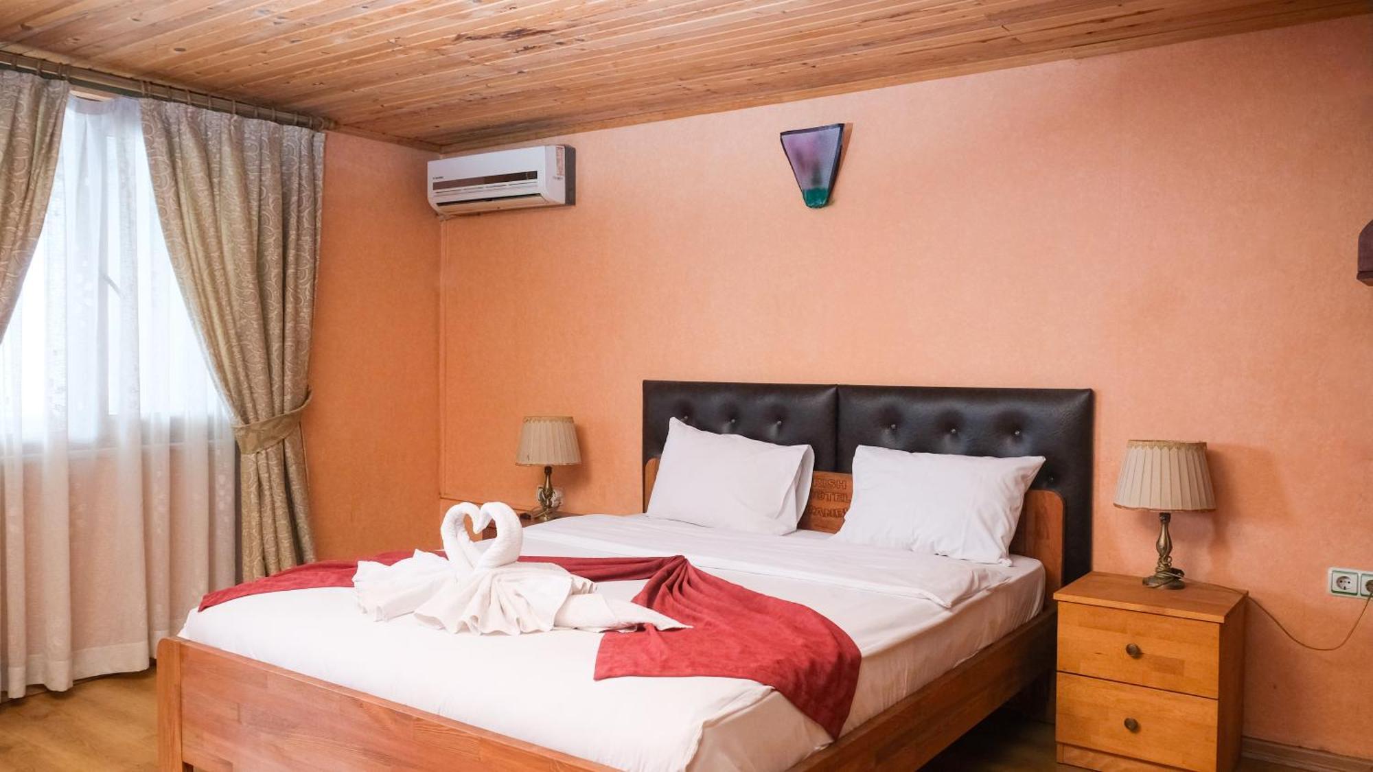 Istanbul Irish Hotel Bagian luar foto