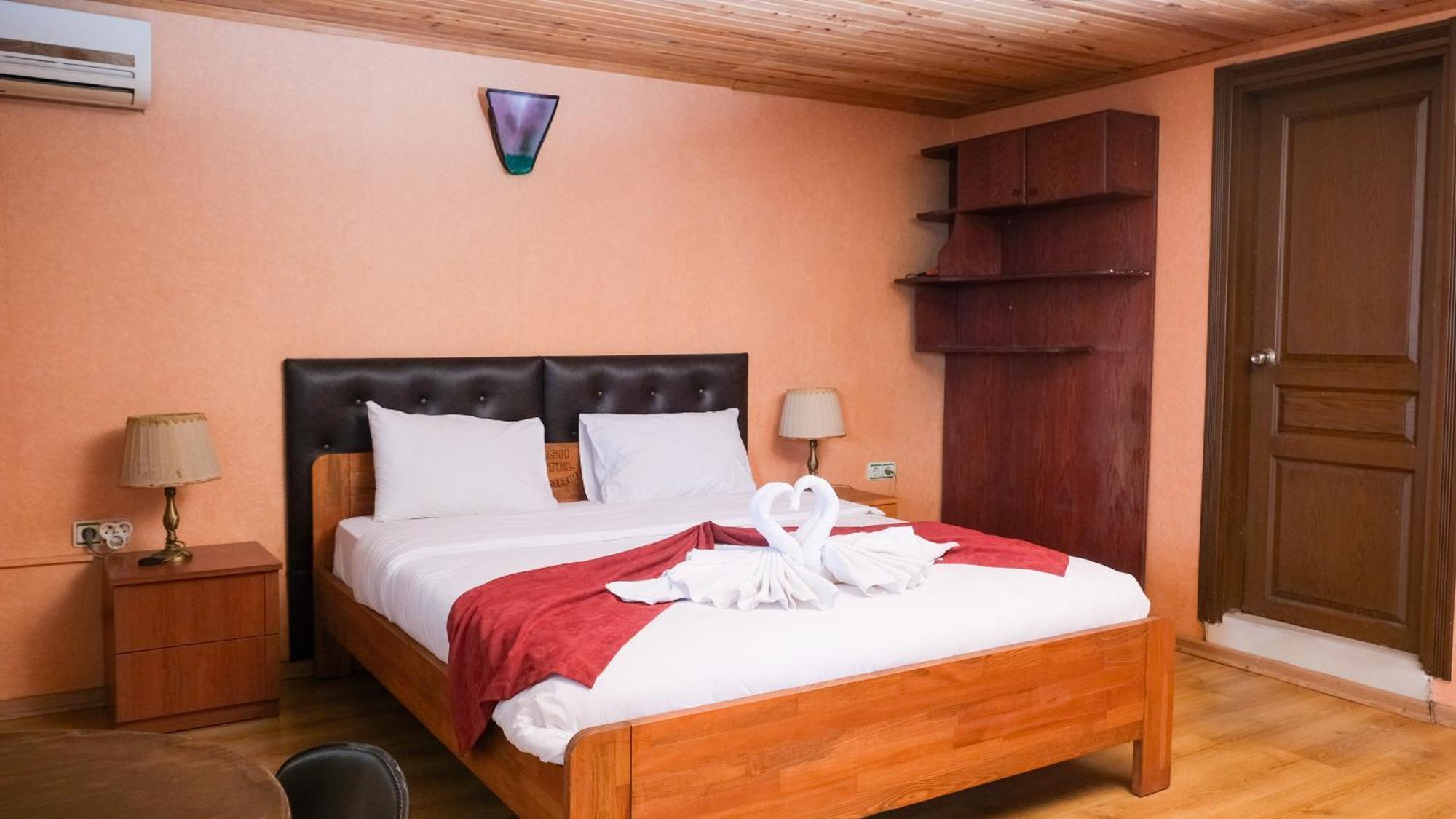 Istanbul Irish Hotel Bagian luar foto