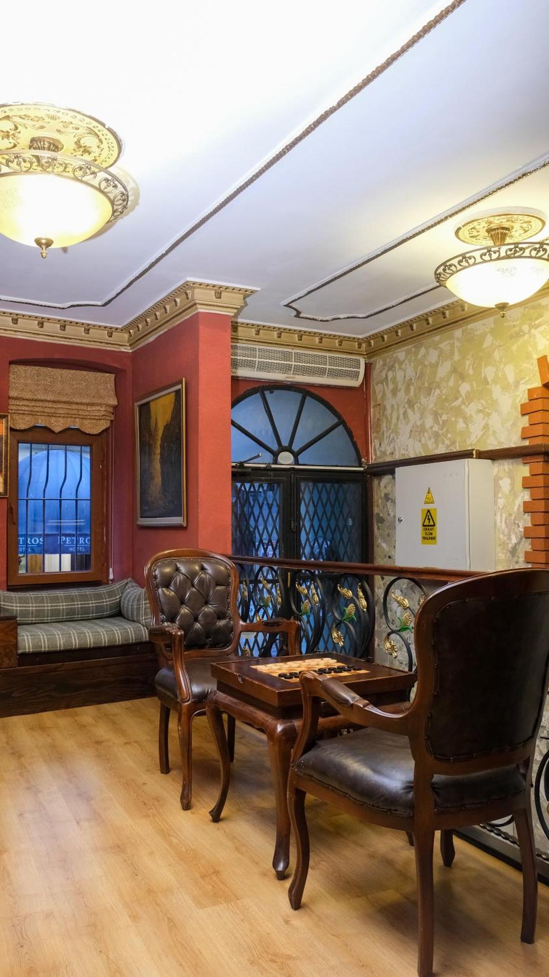 Istanbul Irish Hotel Bagian luar foto
