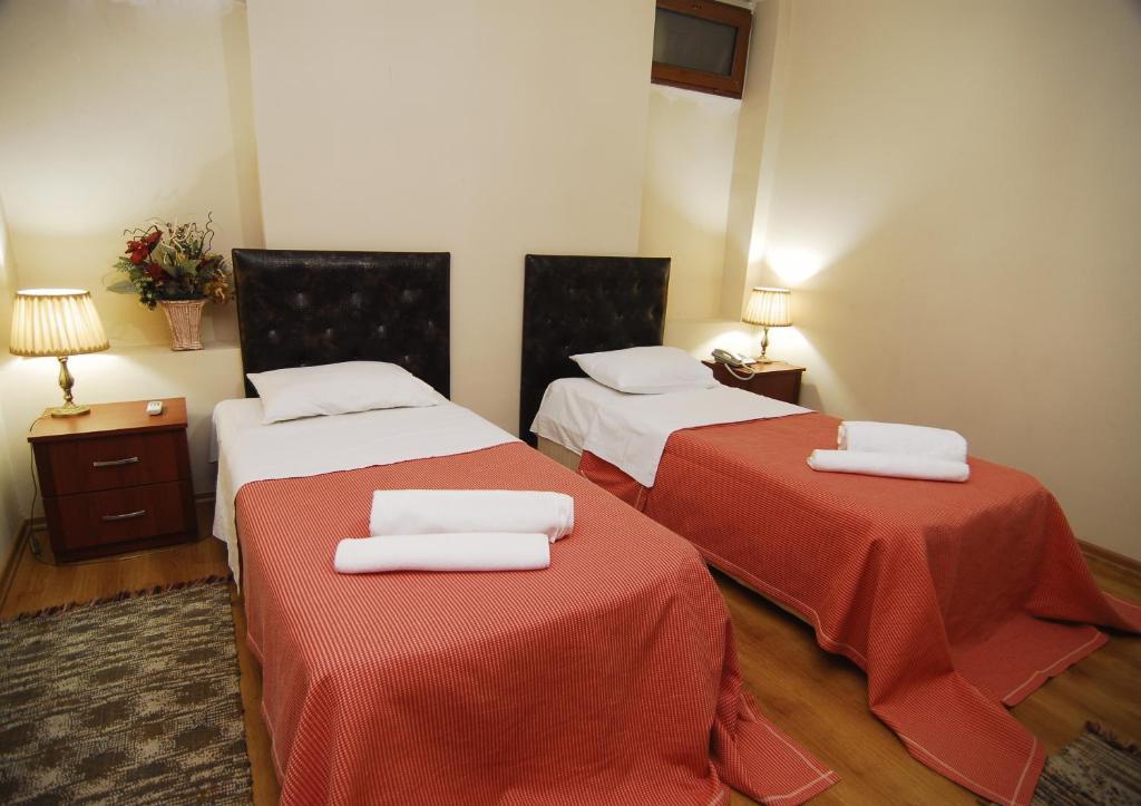 Istanbul Irish Hotel Bagian luar foto