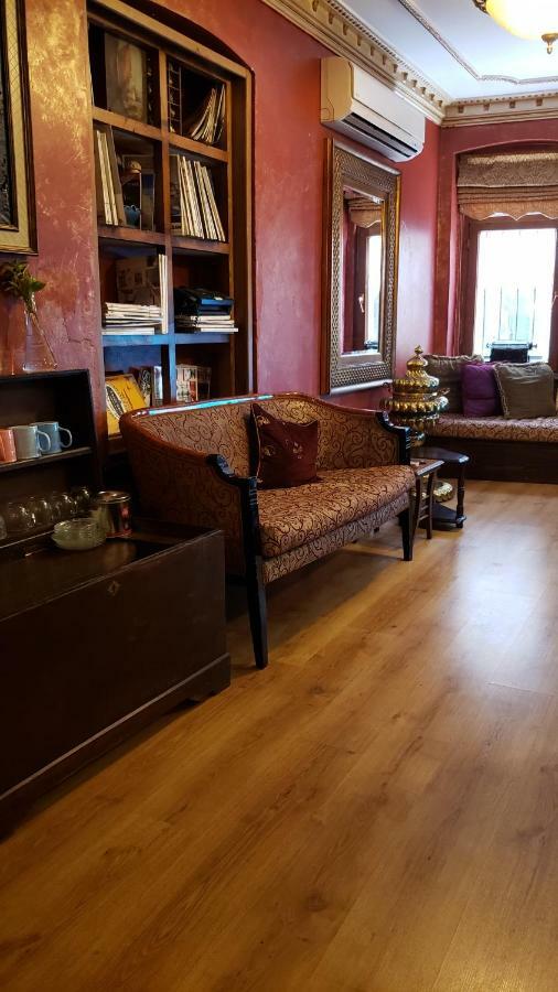 Istanbul Irish Hotel Bagian luar foto