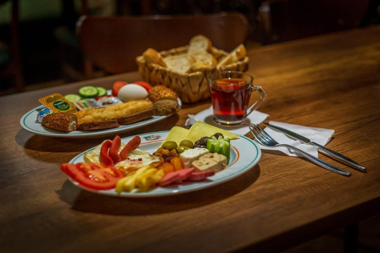 Istanbul Irish Hotel Bagian luar foto