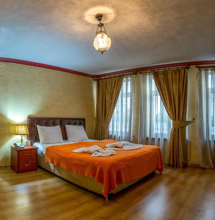 Istanbul Irish Hotel Bagian luar foto
